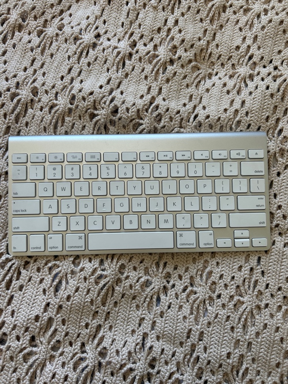 Wireless apple keyboard